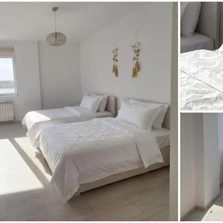 Mamaia Sunwaves 28 アパート *